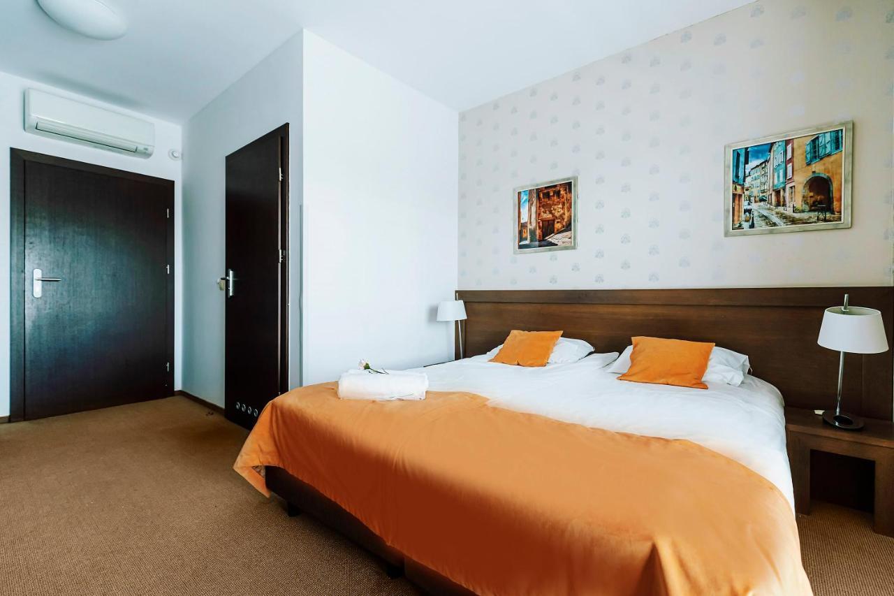 Hotel Willanova Lublin Bagian luar foto
