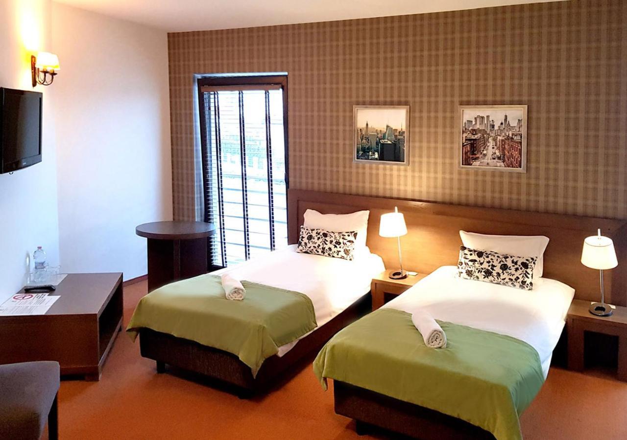 Hotel Willanova Lublin Bagian luar foto