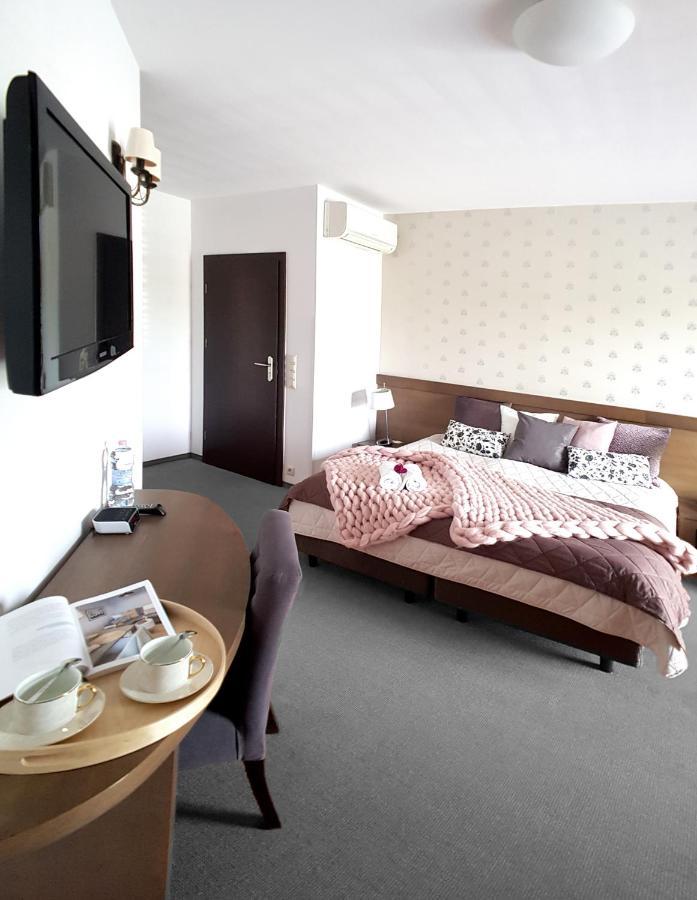 Hotel Willanova Lublin Bagian luar foto